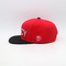 平らなバイザーの刺繍されたロゴの赤い綿の急な回復の帽子