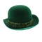 アイルランドの祝祭St Patricks日の帽子、シャムロックの緑の上のファンキーな祝祭の帽子