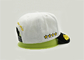 白いスポーツ6つのパネルの刺繍の野球帽、男女兼用の習慣によって大きさで分類される野球帽