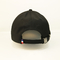 金属のバッジが付いている曲げられた縁ポリエステル野球帽の調節可能な平野