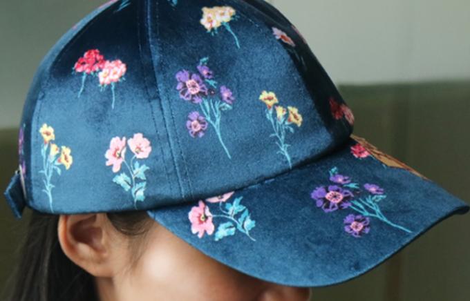 最も最近の設計デラックスな印刷された野球帽の女性ビロードの帽子Streetwear