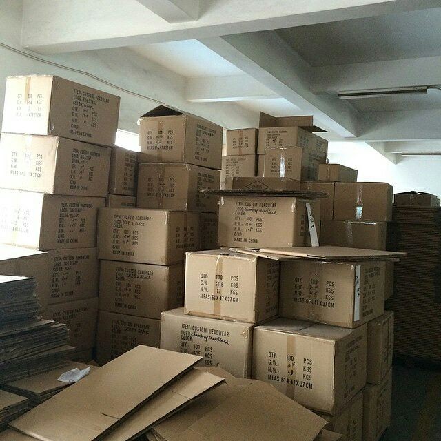 58cmの耳を搭載する毛皮によって並べられる飛行士の帽子の男女のわな猟師の爆撃機の雪の帽子は屋外のスキーUshankaをはためかす 10