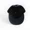 プラスチック バックルの黒の平らな縁の急な回復の帽子3Dの刺繍の手紙のロゴ